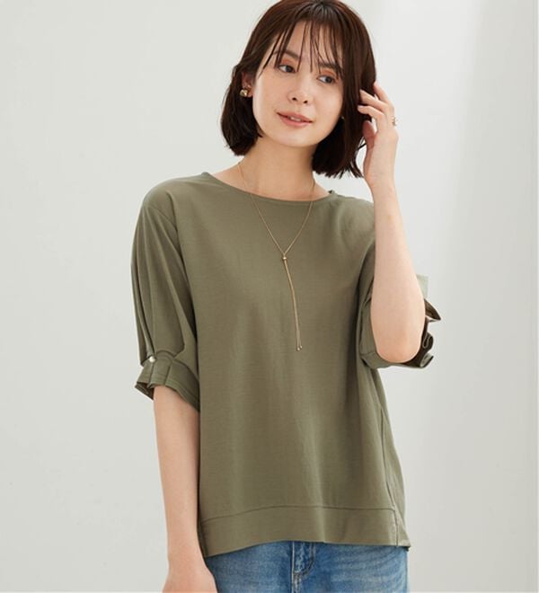 BELLUNA（ベルーナ）の「【接触冷感】涼感素材袖パールデザインプルオーバー（カットソー）」｜カーキ