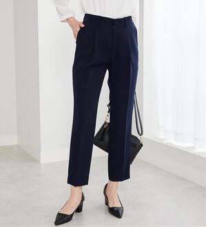 BELLUNA（ベルーナ）の「＜Ｃ／Ｓ＞センタータックテーパードパンツ（テーパードパンツ）」｜ネイビー