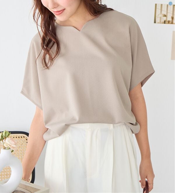 alotta（アロッタ）の「着痩せが叶うドルマンスリーブきれいめカットソー（カットソー）」｜詳細画像