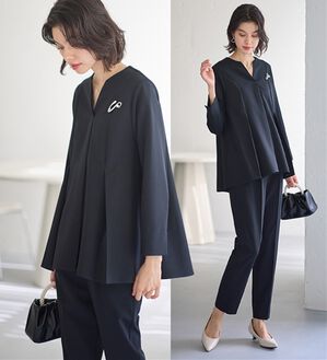 GeeRA（ジーラ）の「【2点セット】タックフレアーブラウスセットアップ（パンツスーツ）」｜ネイビー