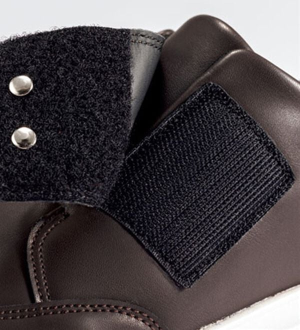 BELLUNA（ベルーナ）の「＜Ｋｉｔｓｏｎ＞厚底軽量ラメスニーカー（スニーカー）」｜詳細画像