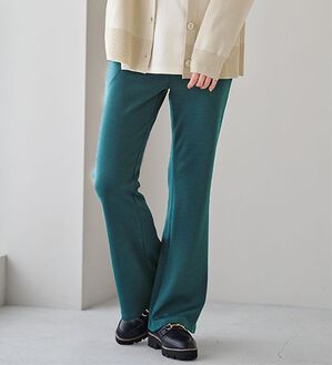 BELLUNA（ベルーナ）の「シュッと体型カバー！ジャストフィットフレアーパンツ（フルレングスパンツ）」｜モスグリーン