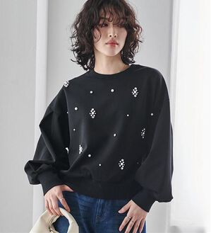 RANAN（ラナン）の「ビジュー使いボリューム袖プルオーバー（カットソー）」｜ブラック