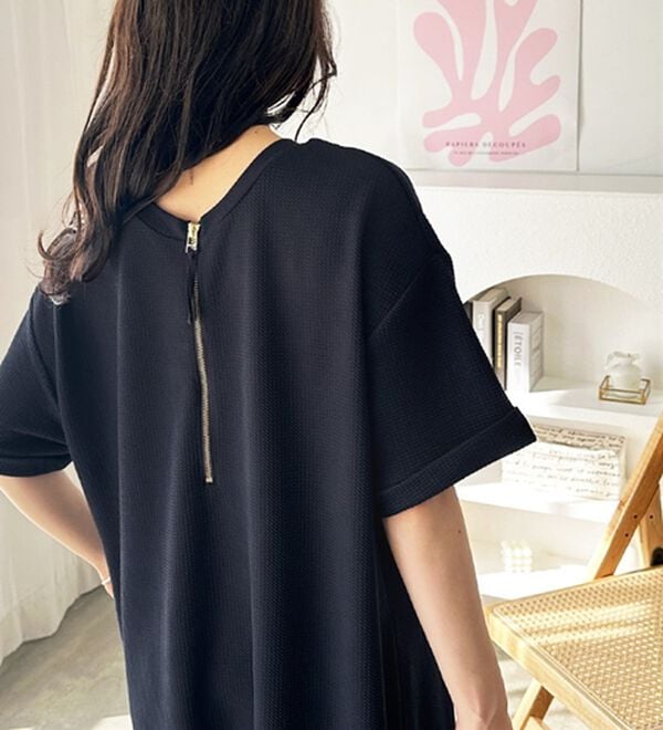 GeeRA（ジーラ）の「【ひんやり/着痩せ】ハーフジップ大人Ｔシャツワンピース（カットソーワンピース）」｜詳細画像