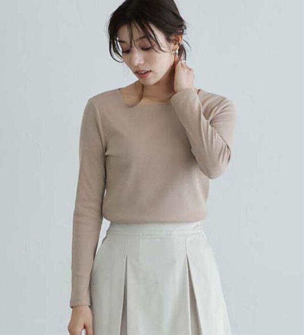 Pierrot（ピエロ）の「【選べる３ネック】華奢見えテレコリブカットソー（カットソー）」｜詳細画像