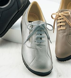 ルフラン（ルフラン）の「軽くてやわらか５Ｅレースアップシューズ（フラットシューズ）」｜シルバー