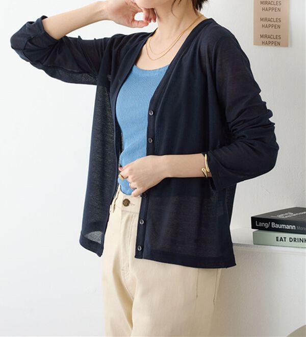 Viola e Viola（ヴィオラ エ ヴィオラ）の「ＶネックベーシックＵＶカーディガン（ニットカーディガン）」｜詳細画像