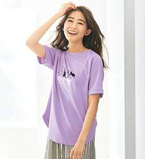 BELLUNA（ベルーナ）の「綿１００％着映えネコ柄プリントＴシャツ（Tシャツ）」｜ラベンダー