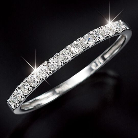 プラチナダイヤハーフエタニティリング - ベルーナ【公式】