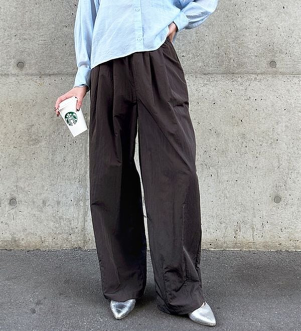 GeeRA（ジーラ）の「さらとろ素材が嬉しい！ダブルタックワイドパンツ（フルレングスパンツ）」｜詳細画像