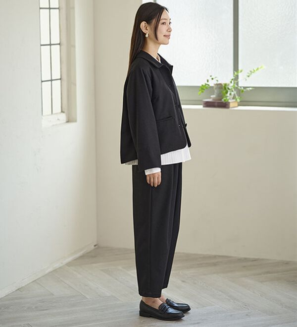 BELLUNA（ベルーナ）の「ドビー素材タックデザインゆったりテーパードパンツ（テーパードパンツ）」｜詳細画像