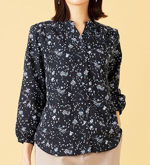 BELLUNA（ベルーナ）の「ふんわり柔らかギャザー使いブラウス（ブラウス）」｜ネイビー系花柄