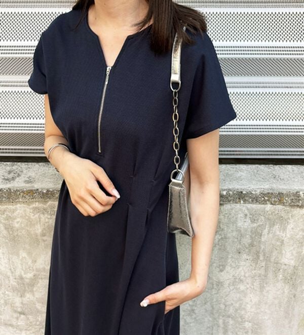 GeeRA（ジーラ）の「前後2WAYハーフジップフレンチ袖ワンピース（カットソーワンピース）」｜詳細画像