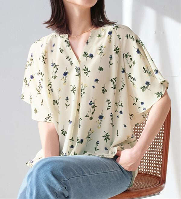 Viola e Viola（ヴィオラ エ ヴィオラ）の「【接触冷感】さらっと涼感フレアスリーブブラウス（ブラウス）」｜詳細画像