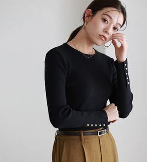 Pierrot（ピエロ）の「【選べるネック】もっちり袖パールニット（ニット・セーター）」｜ブラック