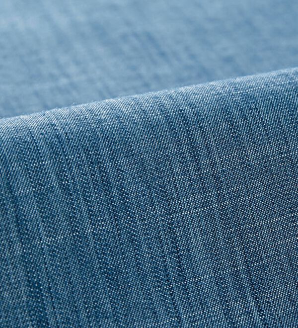 BELLUNA（ベルーナ）の「＜カジュアルを大人に着こなす！＞綿１００％デニム素材刺しゅうチュニック（チュニック）」｜詳細画像