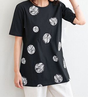 BELLUNA（ベルーナ）の「綿１００％プリントＴシャツ（Tシャツ）」｜黒・かすりドット