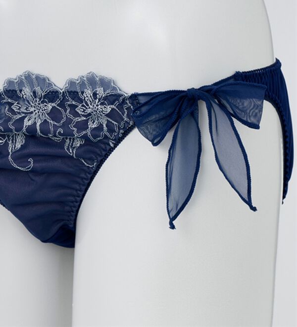 ぶるぼん。 ぷるるん谷間のノンワイヤーブラ＆ショーツ - ベルーナ【公式】