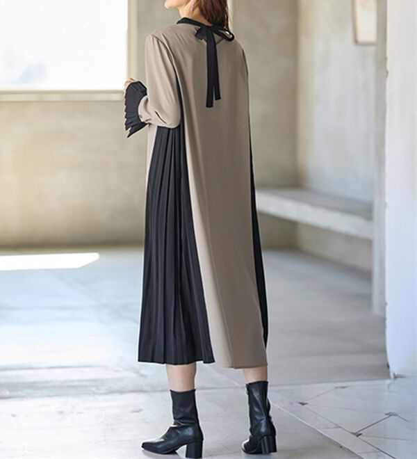 BELLUNA（ベルーナ）の「大人のモノトーンを着こなす配色プリーツワンピース（その他ワンピース）」｜詳細画像