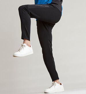「＜トランスコンチネンツスポーツ＞３Ｄオールラウンドパンツ（メンズフルレングスパンツ）」｜ブラック