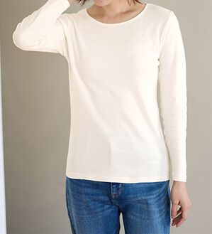 LAVIENNE（ラヴィエンヌ）の「【医師オススメ】綿１００％吸湿発熱あったかインナー　クルーネックインナー長袖（肌着・インナーウェア）」｜オフホワイト