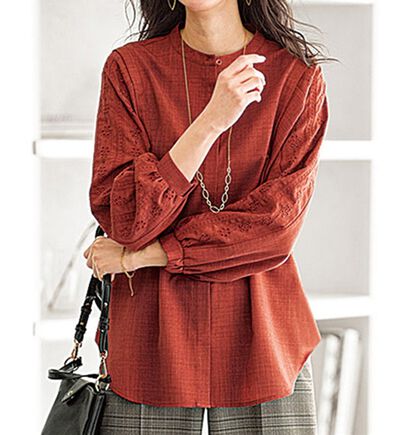 BELLUNA（ベルーナ）の「麻調素材袖刺しゅうデザインブラウス（ブラウス）」