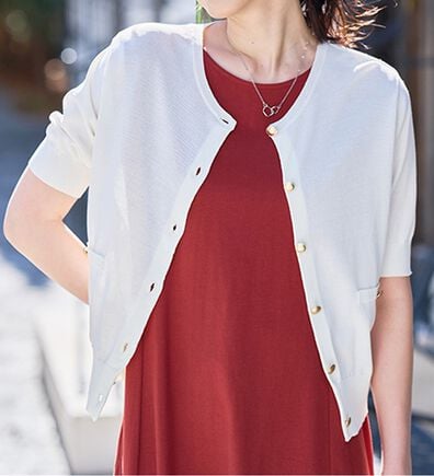 RANAN（ラナン）の「【4つの機能付】ゴールド調ボタン5分袖カーディガン（ニットカーディガン）」