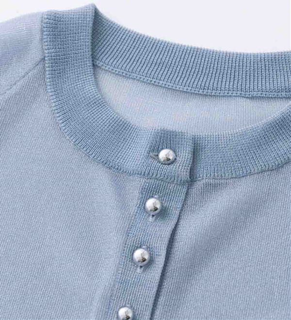 RANAN（ラナン）の「シルバーボタンシアーニットカーデ（ニットカーディガン）」｜詳細画像