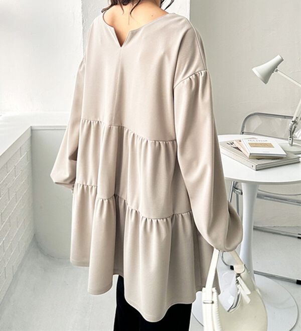 GeeRA（ジーラ）の「前後２ＷＡＹボリュームティアードブラウス（チュニック）」｜詳細画像