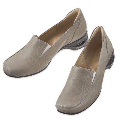 ルフラン（ルフラン）の「＜ラシーナコンフォート＞４Ｅ牛革エアヒールトラッドシューズ（フラットシューズ）」