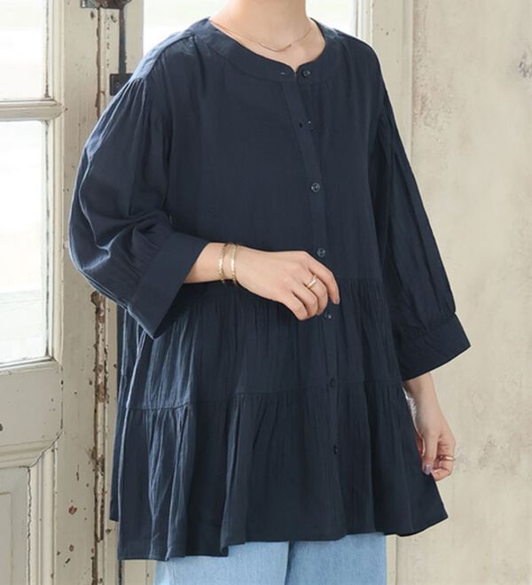 A HAPPY MARILYN（アハッピーマリリン）の「【Ｌ～６Ｌ】【風通るプレミアム】綿・楊柳七分袖ティアードブラウス（ブラウス）」｜ネイビー