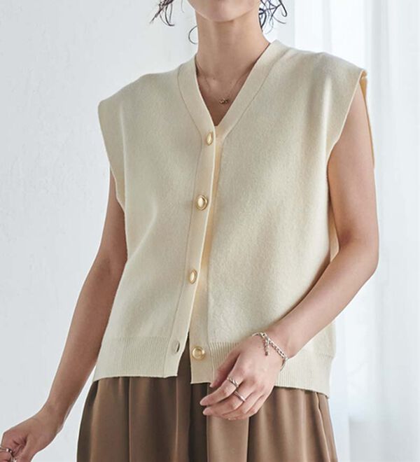 RANAN（ラナン）の「【ムースタッチ】洗える！ゴールド調ボタンニットベスト（ベスト）」｜詳細画像