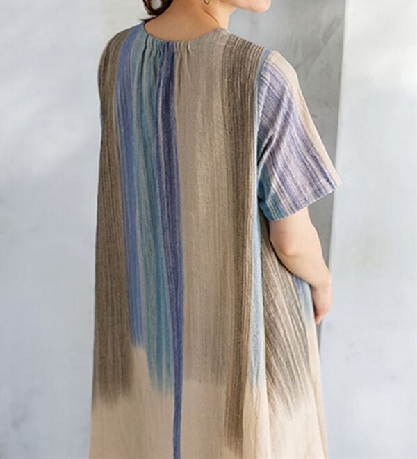 BELLUNA（ベルーナ）の「さわやかブルー手描きプリントチュニックワンピース（チュニックワンピース）」｜詳細画像