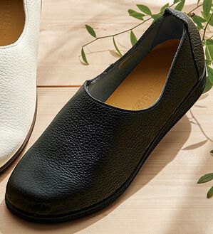 ルフラン（ルフラン）の「＜フィグリーノ＞やわらかレザーのスリッポン（スリッポン）」｜ブラック