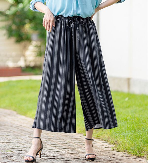 BELLUNA（ベルーナ）の「【接触冷感】レーヨン素材プリントワイドパンツ（ワイドパンツ・ガウチョ）」｜ネイビーストライプ