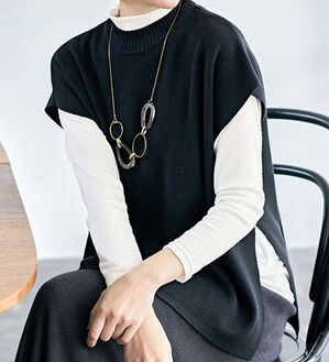 VINNO（ヴィノ）の「ゆるシルエットニットベスト（インナー付）（ベスト）」｜詳細画像