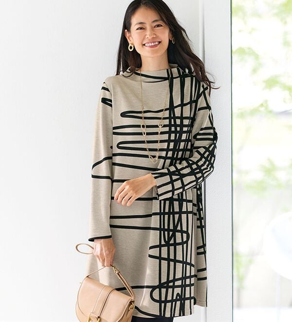 BELLUNA（ベルーナ）の「手描き風プリントカットソーチュニックワンピース（チュニックワンピース）」｜詳細画像