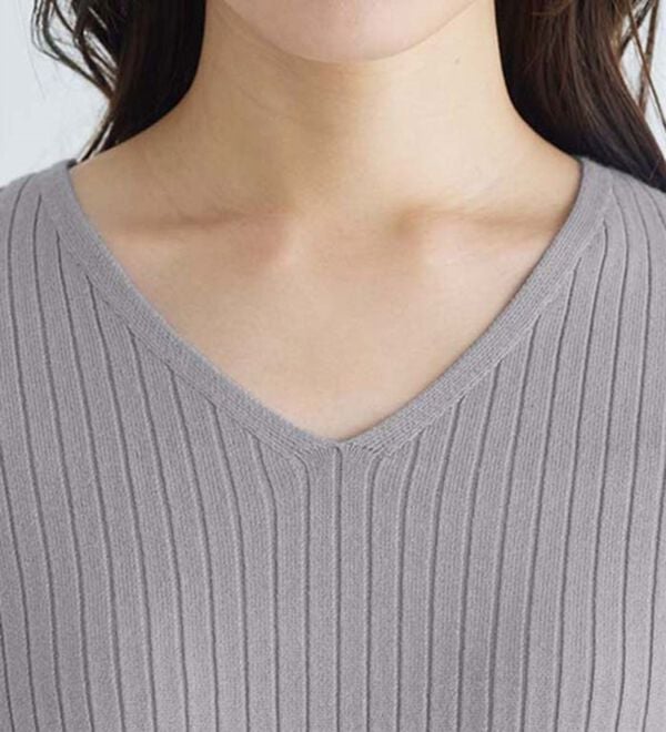 Pierrot（ピエロ）の「【洗濯機で洗える】ネックが選べるシルクタッチリブニット（ニット・セーター）」｜詳細画像