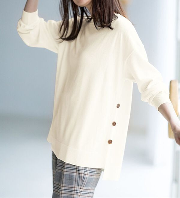 RANAN（ラナン）の「サイドボタン使いゆったりニットチュニック（チュニック）」｜オフホワイト