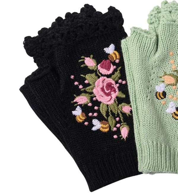 「バラ刺繍のハンドウォーマー（帽子）」｜黒