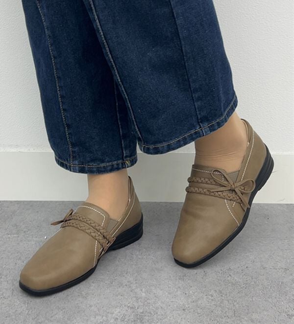 BELLUNA（ベルーナ）の「４Ｅ編み込みベルトシューズ（スリッポン）」｜詳細画像