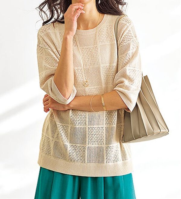 BELLUNA（ベルーナ）の「スクエア柄透かし編ニットプルオーバー（ニット・セーター）」｜アイボリー