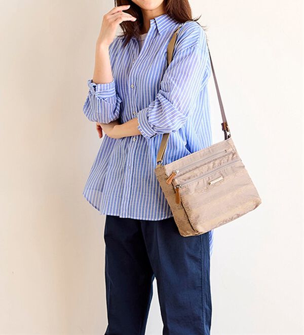 BELLUNA（ベルーナ）の「＜クロコダイル＞ジャカード織ショルダー（ハンドバッグ）」｜詳細画像