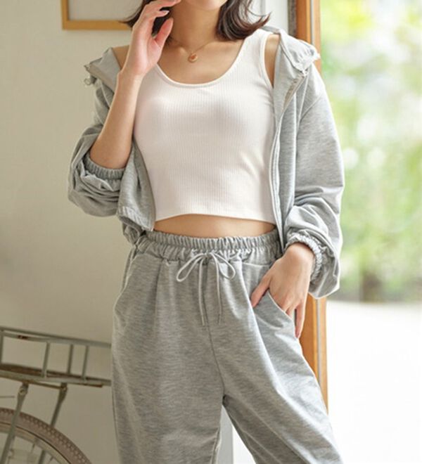 YU'NOW（ユナウ）の「カップ付クロップドタンクトップ（ブラトップ・カップ付きインナー）」｜詳細画像