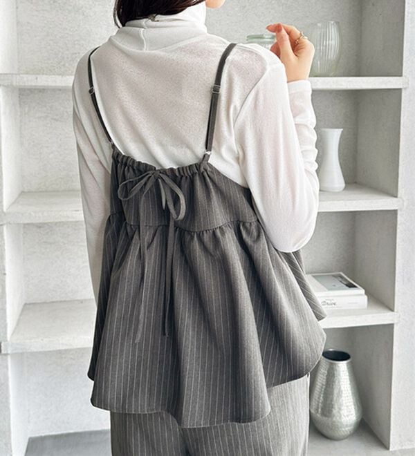 GeeRA（ジーラ）の「セットアップ風プリーツビスチェキャミサロペ（オールインワン）」｜詳細画像