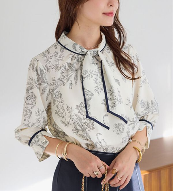 alotta（アロッタ）の「袖口パール6分袖ブラウス（ブラウス）」｜詳細画像