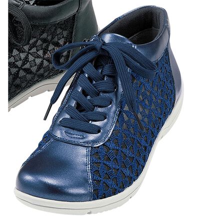 BELLUNA（ベルーナ）の「軽量チュールレースシューズ（スニーカー）」