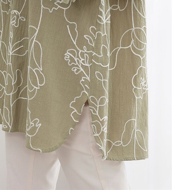 BELLUNA（ベルーナ）の「グラフィック風刺しゅう袖リボンチュニック（チュニック）」｜詳細画像