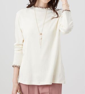 BELLUNA（ベルーナ）の「重ね着風フリル衿プルオーバー（カットソー）」｜オフ白&times;モカ