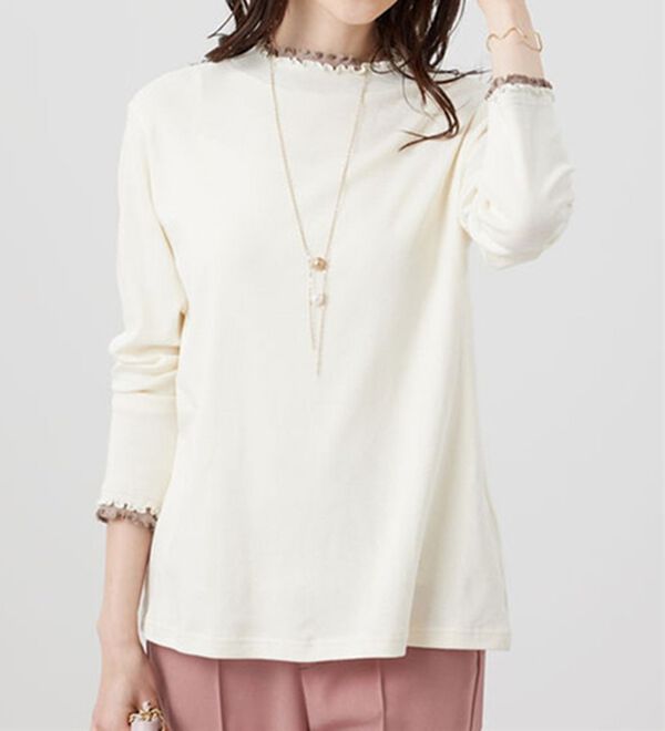 BELLUNA（ベルーナ）の「重ね着風フリル衿プルオーバー（カットソー）」｜オフ白&times;モカ